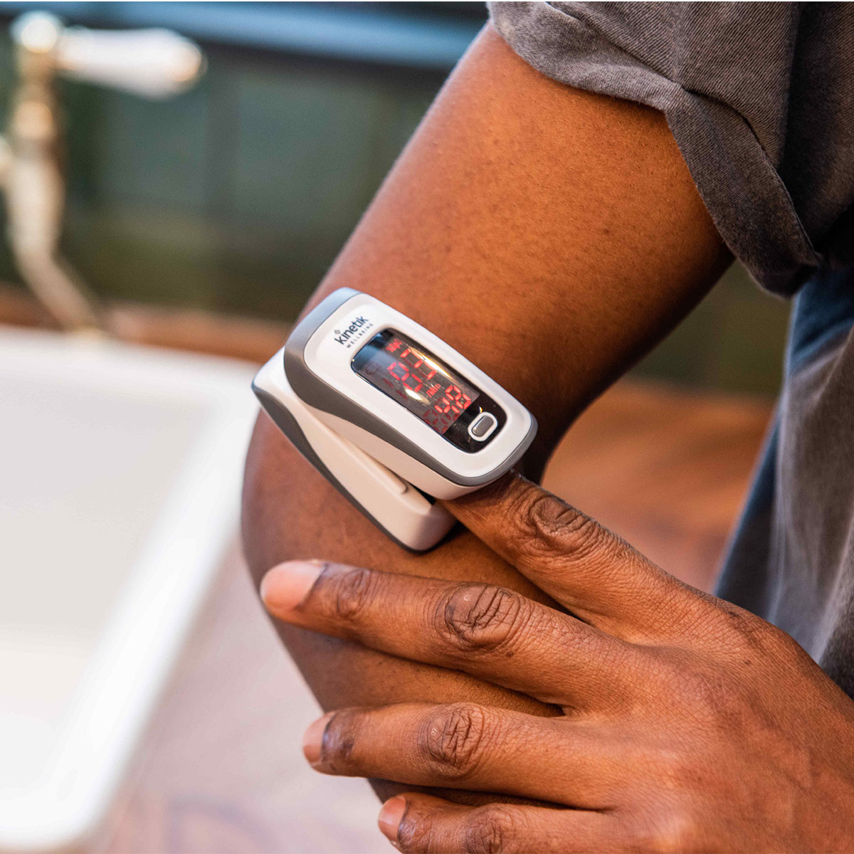 Kinetik Wellbeing Oximeter